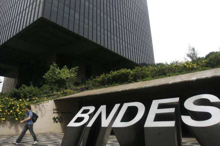 BNDES suspende pedidos de crédito do Moderfrota e Inovagro