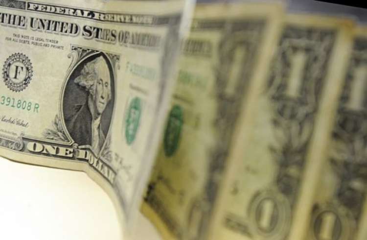 Dólar se aproxima de R$ 4 com incerteza sobre reforma da Previdência